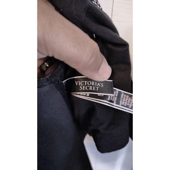 Victoria's Secret Black incredible Lace Plunge 38DDD - Picture 4 of 5